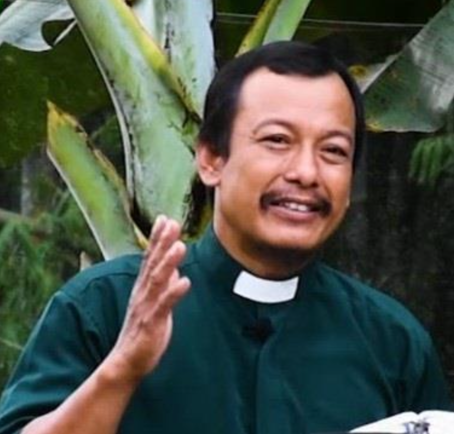 Pendeta Rasely Sinampe