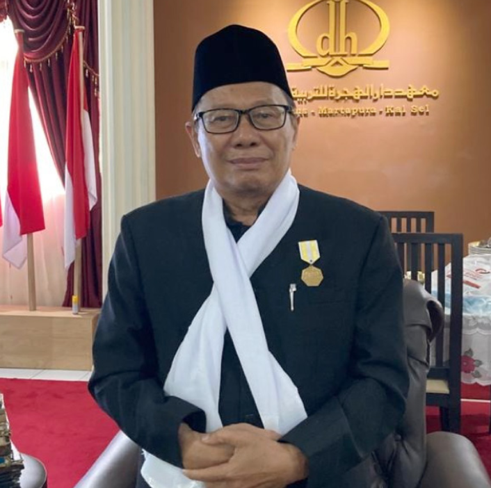 K.H.Zarkasyi Hasbi, Lc